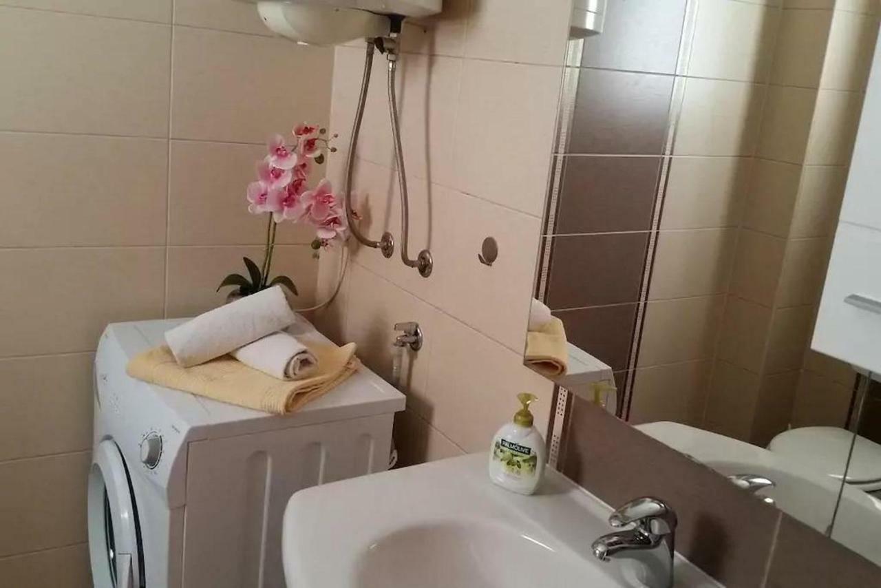 Cozy Apartment With Sea View Kastela Luaran gambar